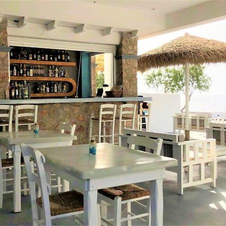 Happy Fish Rooms- Beachfront Perissa  Exteriér fotografie